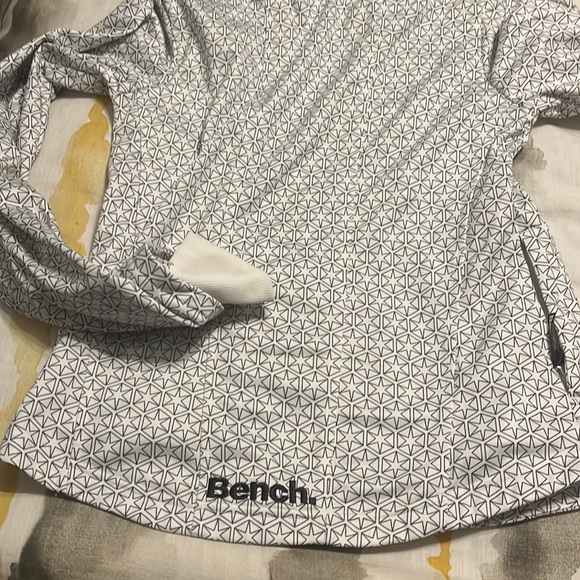 Like new Bench ladies zip up sweat shirt. Never worn. Very pretty on. - Picture 3 of 3